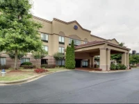 Comfort Suites Woodstock 3*