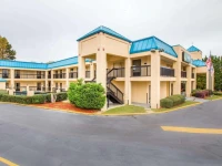 Quality Inn near Six Flags 2*