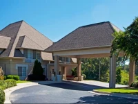 Holiday Inn Express Chateau Elan Lodge 2*