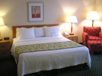 Fairfield Inn & Suites Woodbridge 2*