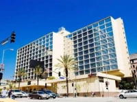 Wilshire Plaza 3*