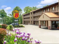 Super 8 Laurel 1*