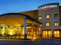 Courtyard Waldorf 3*