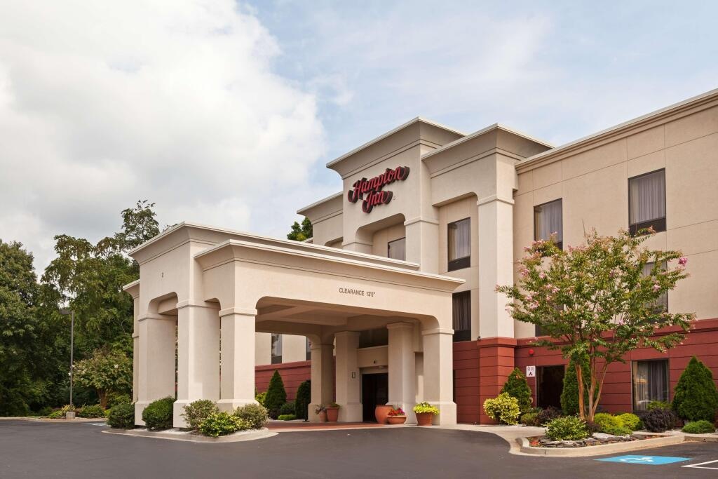 Hampton Inn Elkton 2*