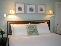 Carriage House Inn 