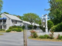 Captains Quarters Motel & Conference Center 2*