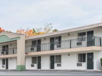 Days Inn Lenox 1*