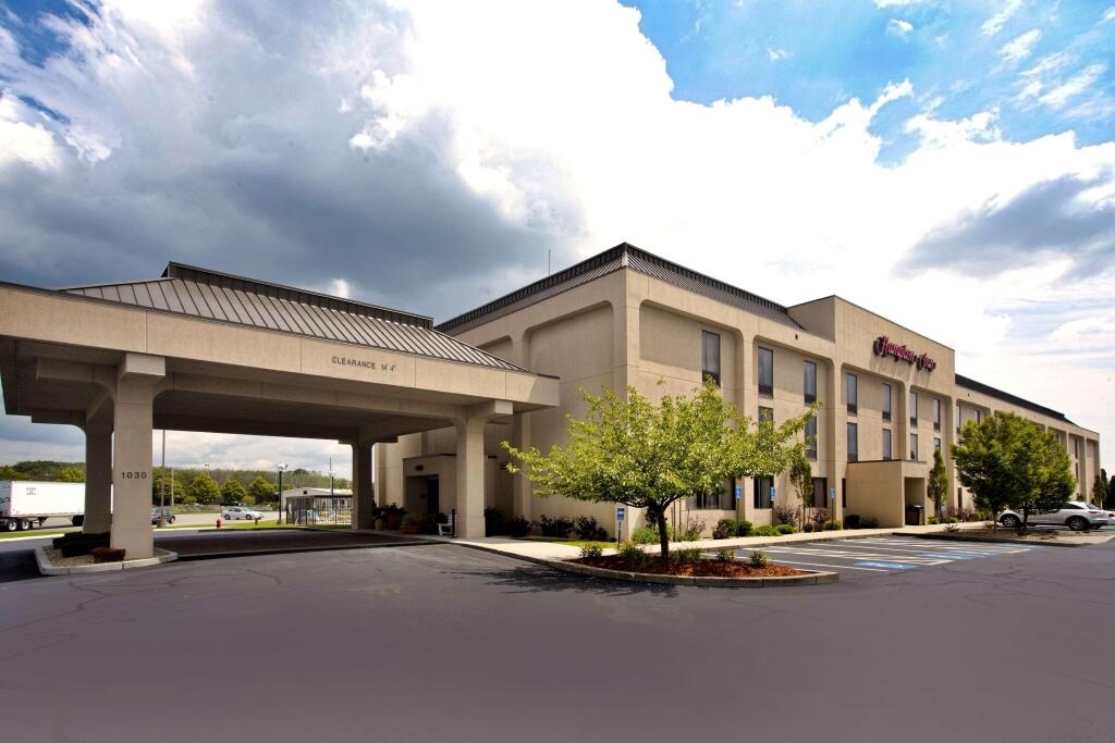 Hampton Inn Seekonk 3*