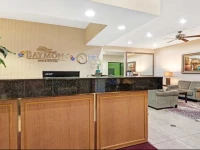 Baymont Inn & Suites Lawrence 2*