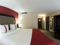 Holiday Inn Olathe Medical Center 3*