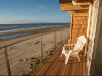 Pelican Shores Inn 