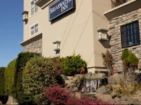 Shearwater Inn 