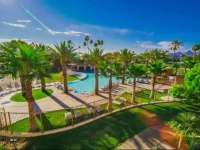 The Nautical Beachfront Resort 3*