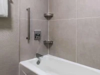 Courtyard Phoenix Airport 3*