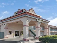 Super 8 Tucson 2*