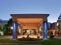 Holiday Inn Express Show Low 2*