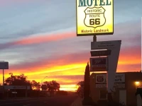 Deluxe Inn Motel 2*