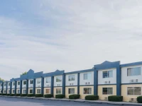 Days Inn Columbus North 2*