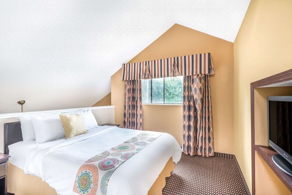 Hawthorn Suites by Wyndham Dayton North 
