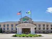 Holiday Inn Express Hotel & Suites Wadsworth 2*