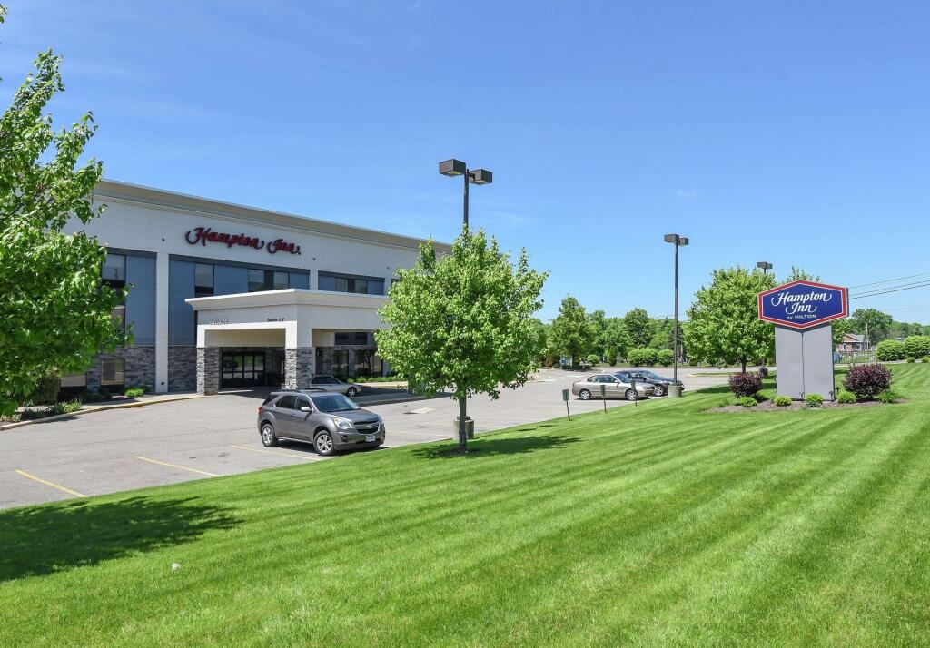 Hampton Inn Youngstown-North 3*