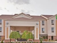 Holiday Inn Express Hotel & Suites Brookville 2*