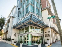 Holiday Inn Charleston Historic Downtown 3*