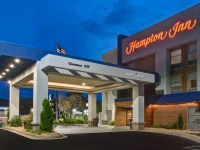 Hampton Inn Greenwood 3*