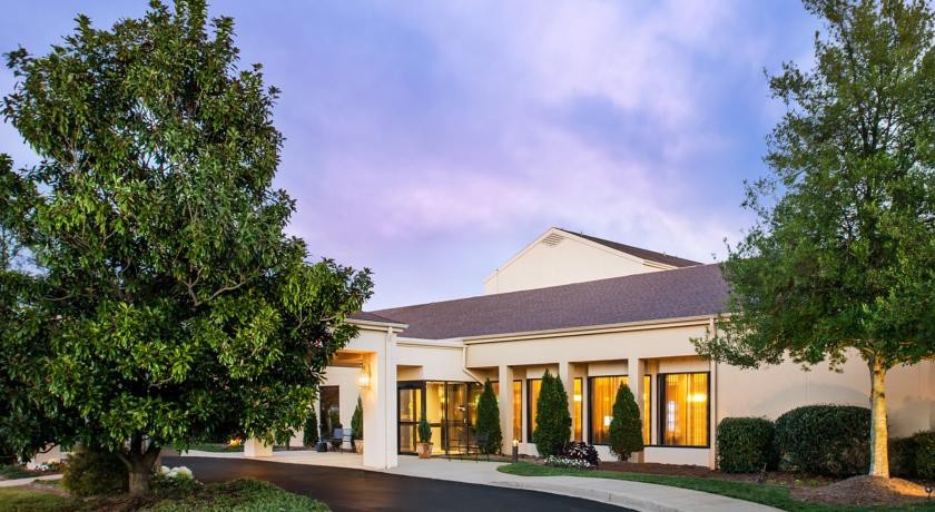 Courtyard Spartanburg 3*