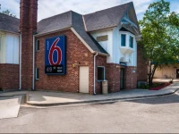 Motel 6 Chicago North Central - Arlington Heights 2*