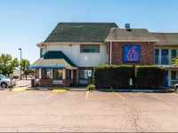 Motel 6 Chicago - Elk Grove 