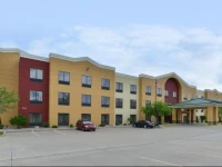 Comfort Suites Springfield 2*