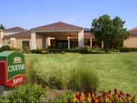 Courtyard Chicago Deerfield 3*