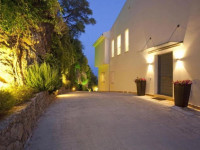 Kommeno Retreats