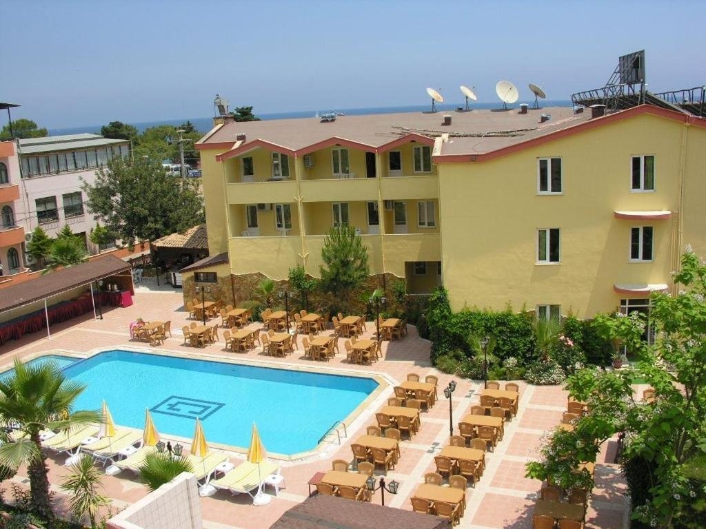 More Hotel 3*