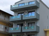Alarzo Apartments 