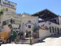Hidden Cave Hotel 