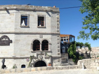 Maccan Cave Hotel