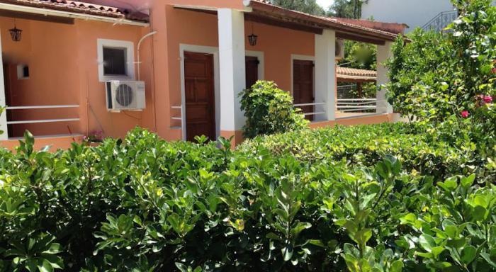 Alexandra Apartments  3*