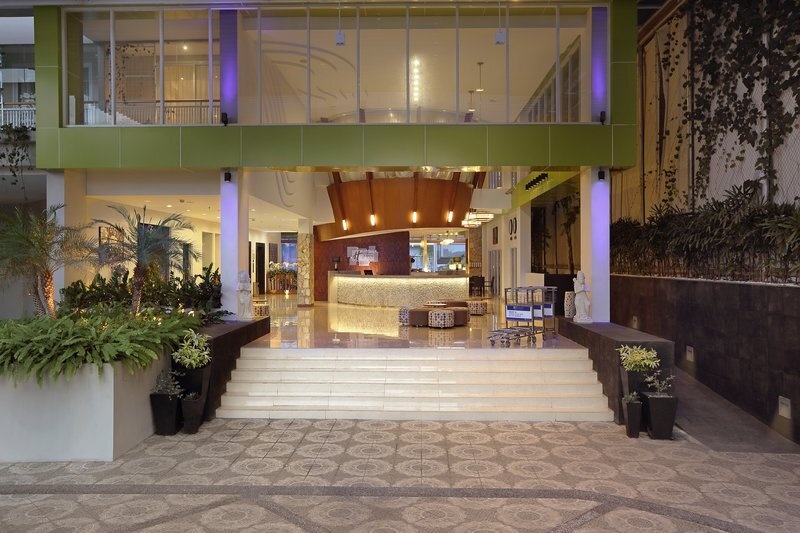 Holiday Inn Express Bali Raya Kuta 3*