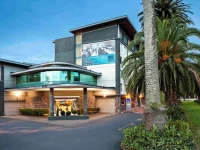 Ibis Auckland Ellerslie 3*