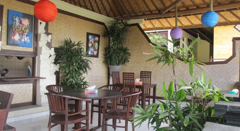 Bos Bungalows and Restaurant 2*