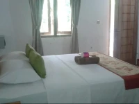 Putri Home Stay Gili Meno 