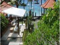 Anom Beach Inn Bungalows 