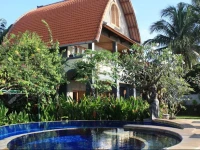 Cleopatra Beach Bungalows 