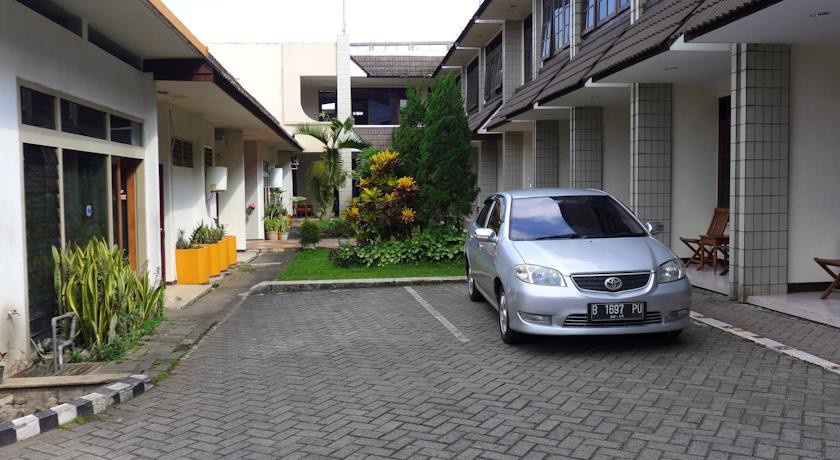 Surya Indah Hotel 2*