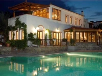 Castello Rosso 3*