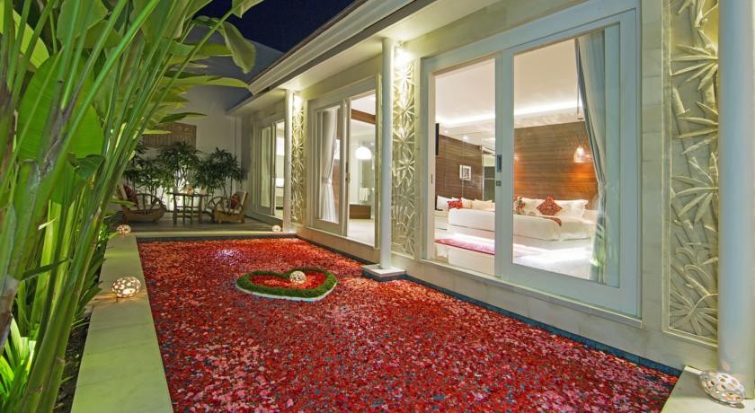 Villas Crown Astana Seminyak 