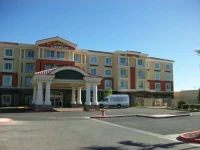 Holiday Inn Express Hotel & Suites in Las Vegas 2*