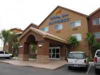Holiday Inn Express Hotel & Suites North Las Vegas 2*